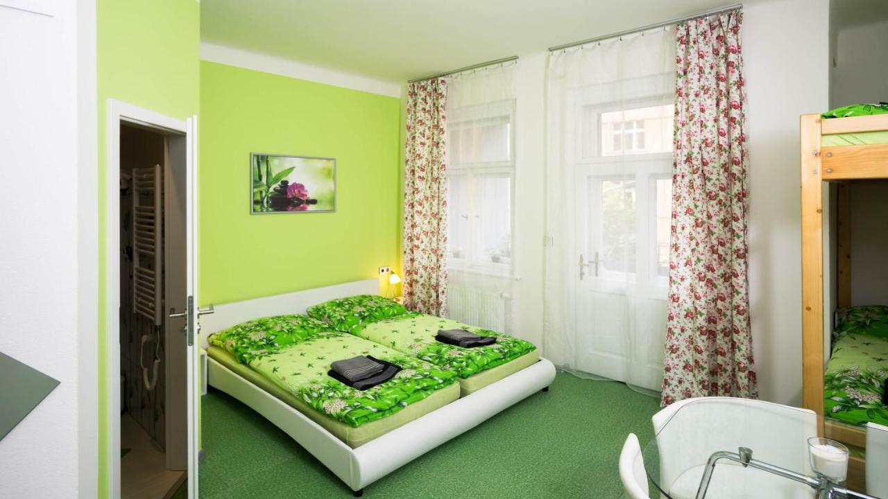 Appartement Four Year Seasons - Walkable To Centre, Metro And Riverside Praag